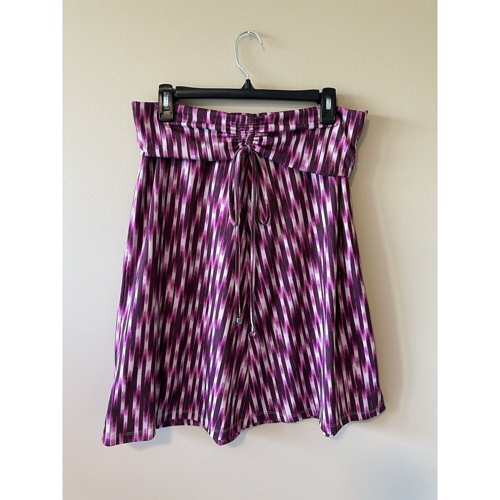Eddie Bauer Medium Stripped Skirt with Adjustable Band 23" Long (knee length)
